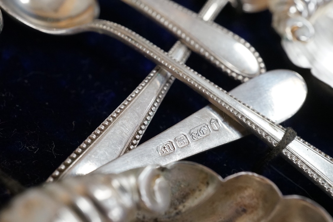 A group of small silver to include a cased modern silver butter shell and knife by Francis Howard Ltd, Sheffield, 1988, a cased set of four late Victorian silver shell salts with four associated plated spoons, a late 196